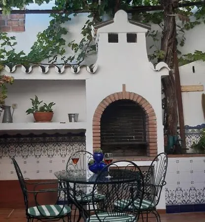 Casa Luciita: Agradable Con Chimenea, Patio Y Bbq. * Ojén