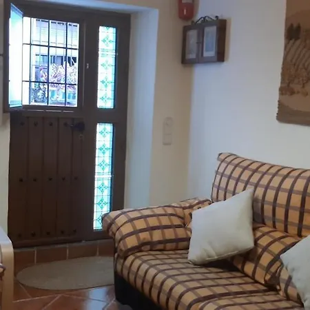 Semesterbostad Casa Luciita: Agradable Con Chimenea, Patio Y Bbq. Ojén