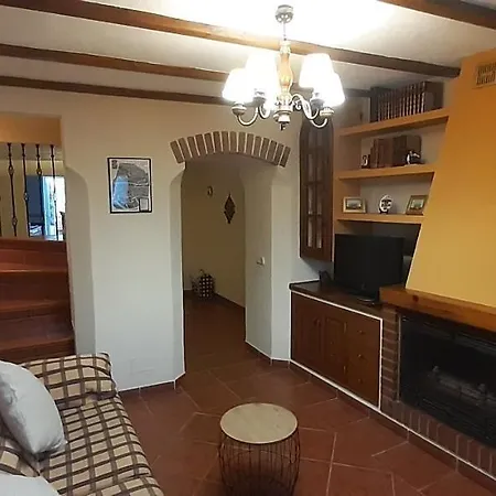 Semesterbostad Casa Luciita: Agradable Con Chimenea, Patio Y Bbq. *