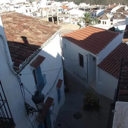 Casa Luciita: Agradable Con Chimenea, Patio Y Bbq. Semesterbostad Ojén