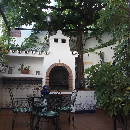 Casa Luciita: Agradable Con Chimenea, Patio Y Bbq. * Ojén