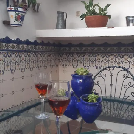 Casa Luciita: Agradable Con Chimenea, Patio Y Bbq. Ojén